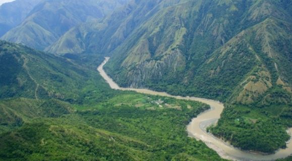 Dossier: Deutsche Unternehmen und der Hidroituango-Staudamm. verletzungen der Menschenrechte an Kolumbiens größtem Staudamm. Unternehmen verstoßen gegen die sorgfaltspflichten.
